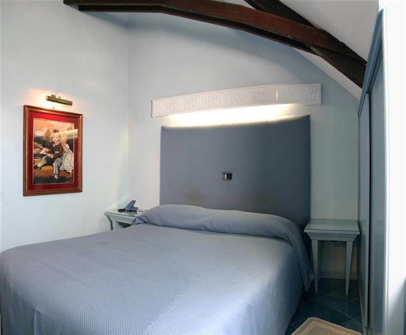 Hotel Villa Pina Antico Francischiello Масса-Лубренсе Номер фото