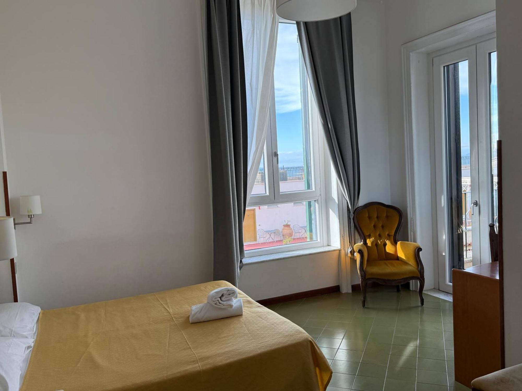 Hotel Villa Pina Antico Francischiello Масса-Лубренсе Екстер'єр фото